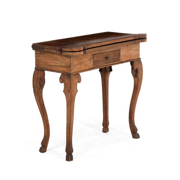 Tavolino da gioco. XX secolo