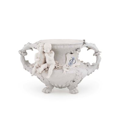Cesare Moreno (Genova), Vaso biansato in maiolica