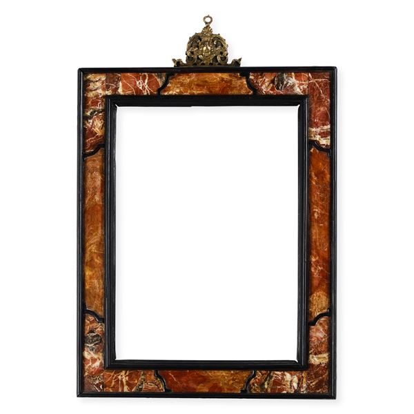 Cornice a cassetta in legno ebanizzato e marmo. Toscana XVIII-XIX secolo