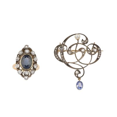 Spilla e anello in oro giallo 750/1000, diamanti e zaffiri