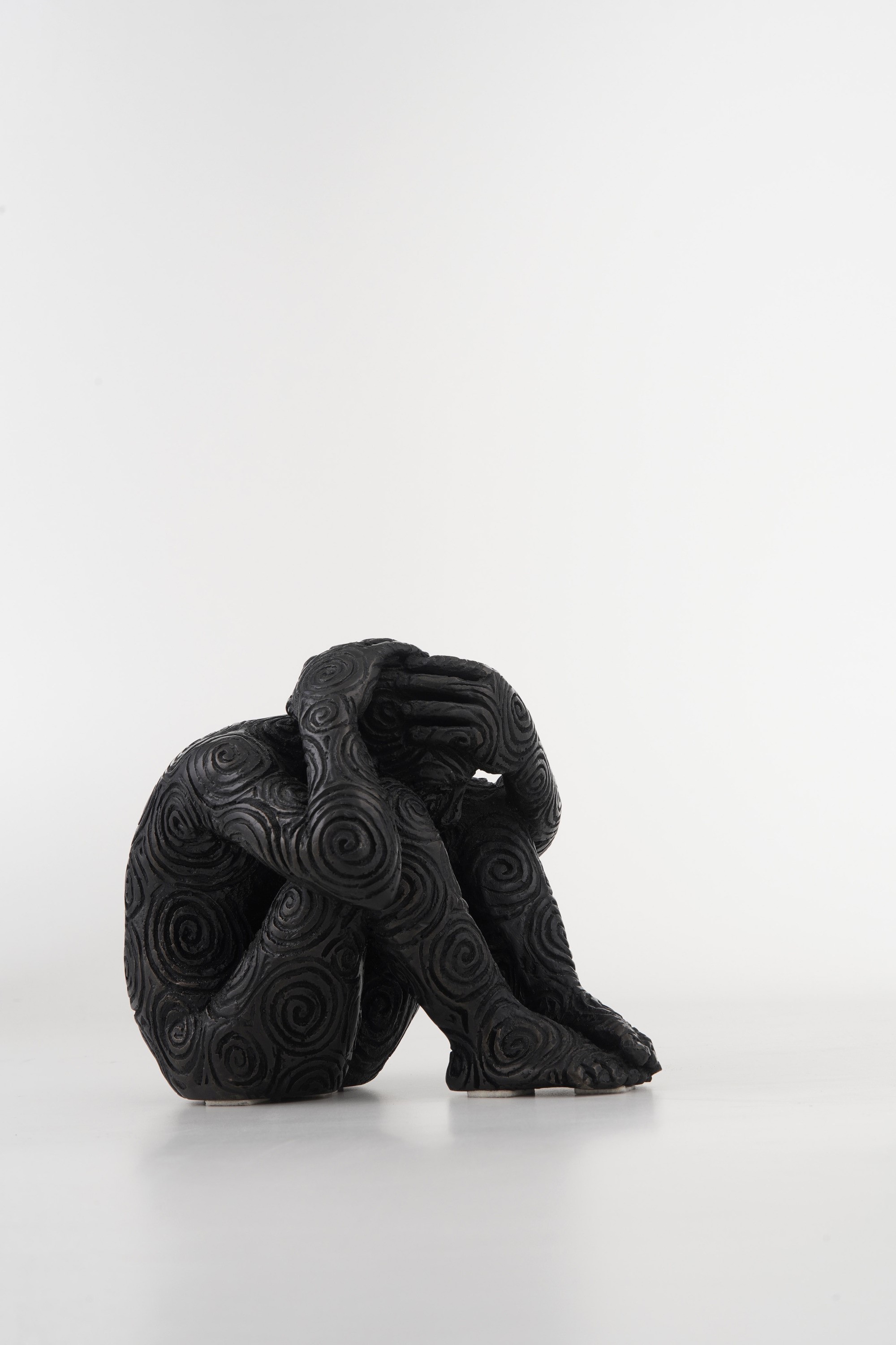 Rabarama - Figura seduta, scultura in bronzo