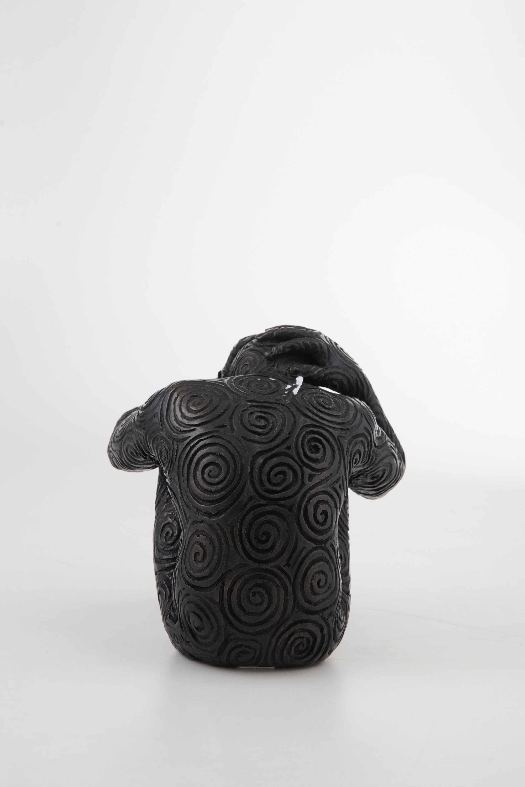 Rabarama - Figura seduta, scultura in bronzo