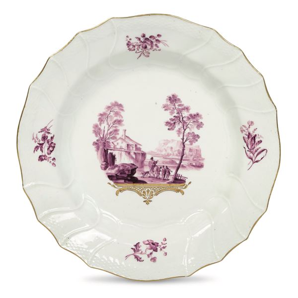 Raro piatto Belgio, Manifattura di Tournai, 1763 circa Decorazione di Michel-Joseph Duvivier