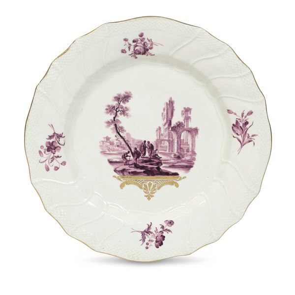 Raro piatto Belgio, Manifattura di Tournai, 1763 circa Decorazione di Michel-Joseph Duvivier