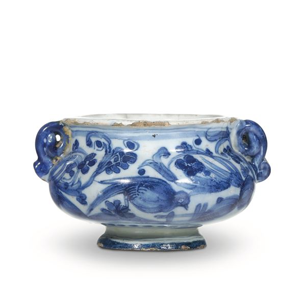 Piccolo vaso biansato Liguria, probabilmente Albisola, metà del XVII secolo 