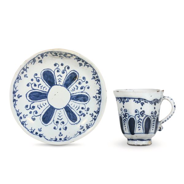 Tazza con piattino Savona, metà del XVIII secolo 