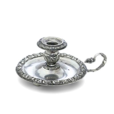 Argenteria italiana del XX secolo, Bugia in argento fuso e sagomato