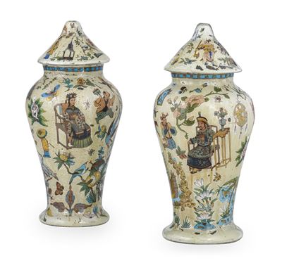 Coppia di Potiches a Chinoiserie in Vetro Soffiato Decorato Ad Arte Povera. Piemonte, XVIII Secol...