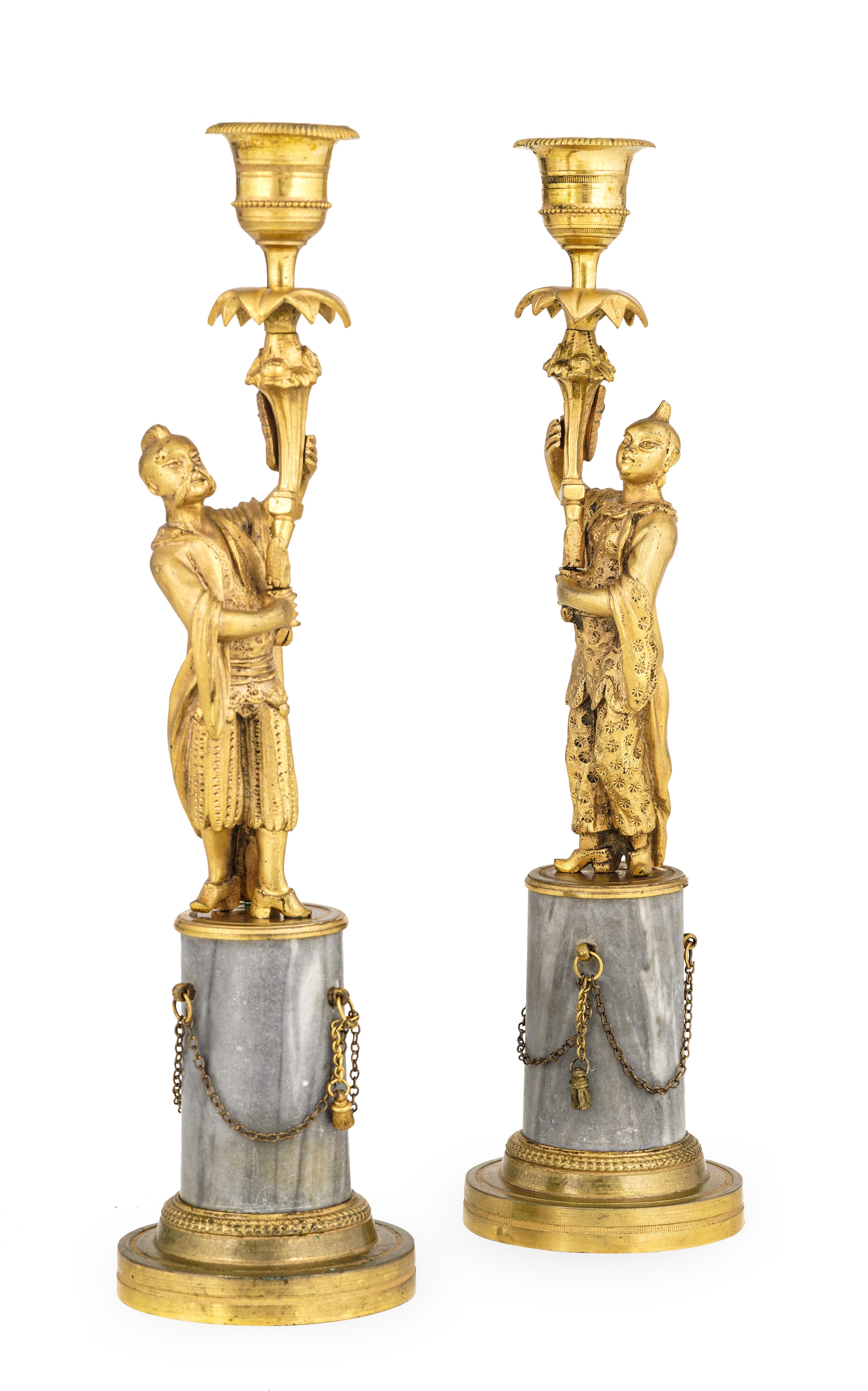 Coppia di Candelieri a Chinoiserie in Bronzo e Marmo Grigio. XIX Secolo