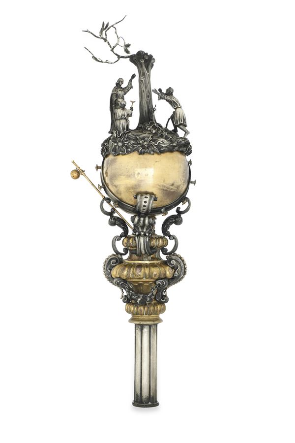 Oreficeria d'oltralpe (Germania ?), XVIII secolo Terminale di mazza processionale raffigurante il miracolo della Madonna dell'albero