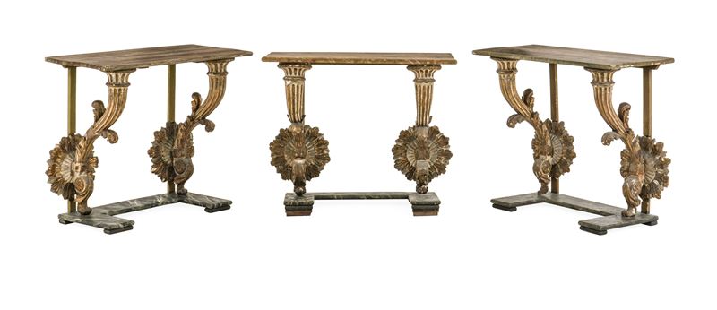 Tre consolles in legno intagliato, laccato e dorato. Elementi antichi  - Asta Dimore Italiane - Cambi Casa d'Aste
