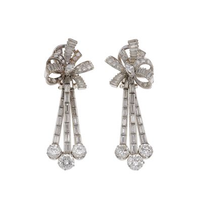 Massoni. Orecchini Pendenti con Diamanti Taglio Brillante, Baguette e Marquise per Totale Ct 6.50...