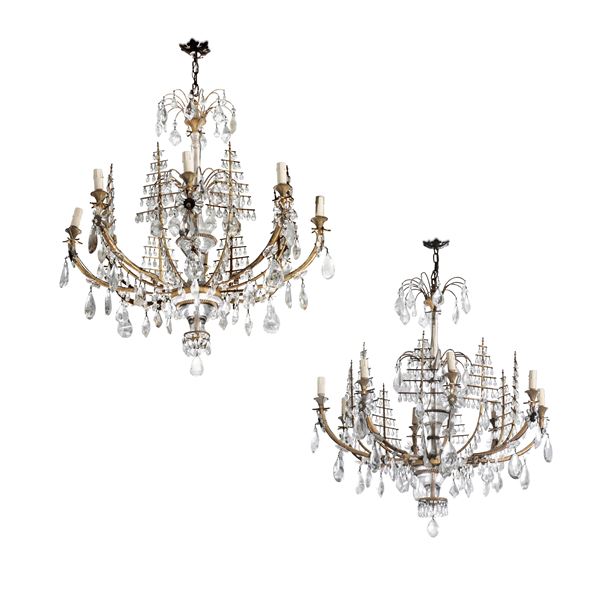 Coppia di importanti lampadari in cristallo di rocca. Europa del Nord, XVIII-XIX secolo 