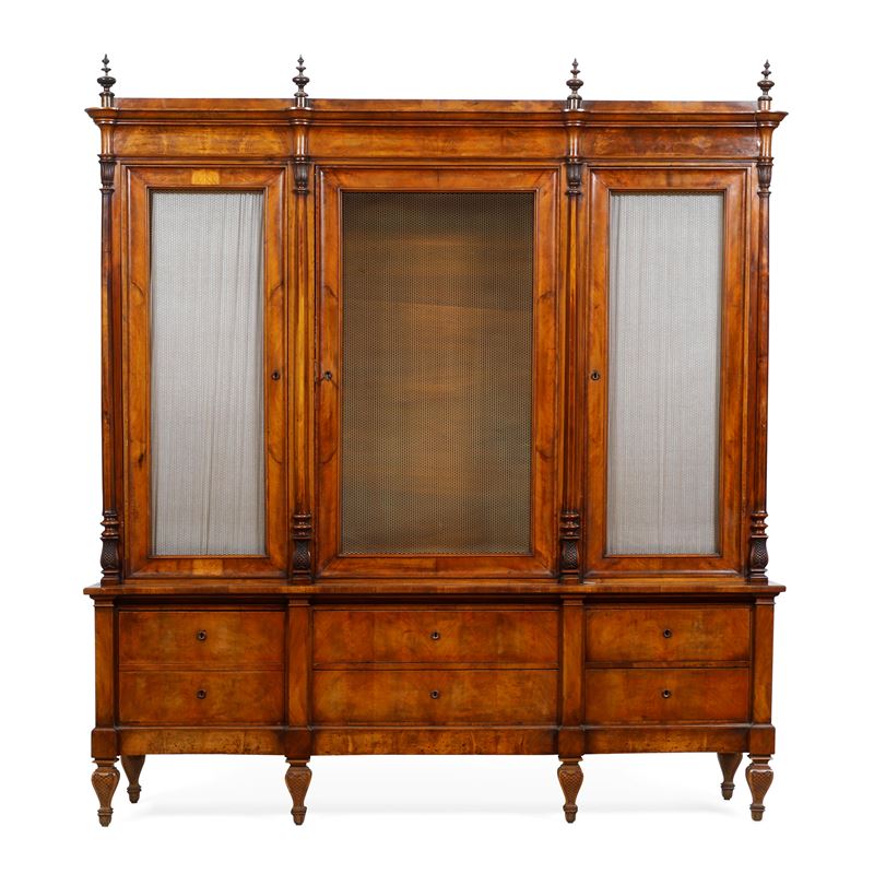 Grande libreria in noce. Lombardia, prima metà del XIX secolo  - Asta Dimore Italiane - Cambi Casa d'Aste