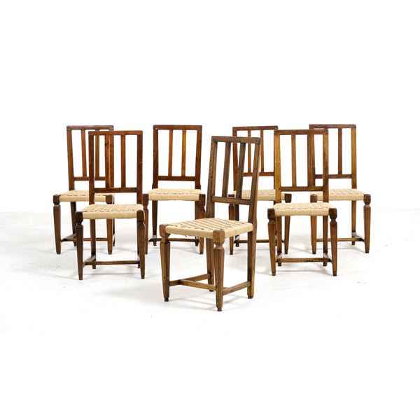 Gruppo di sette sedie in noce, XVIII secolo
