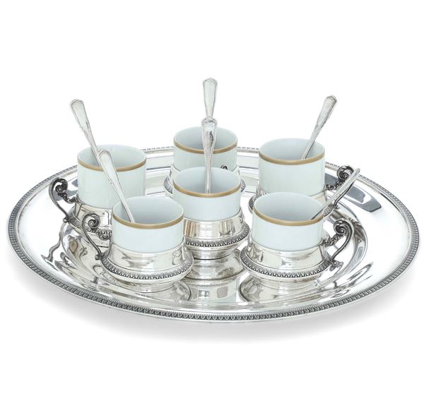 Vassoio in argento, sei tazze in argento e porcellana e sei cucchiaini in argento. Italia XX secolo, argentieri differenti