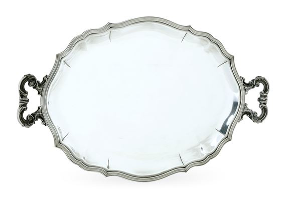 Grande vassoio. Argenteria artistica italiana del XX secolo. Argentiere I.M.A., Alessandria.  