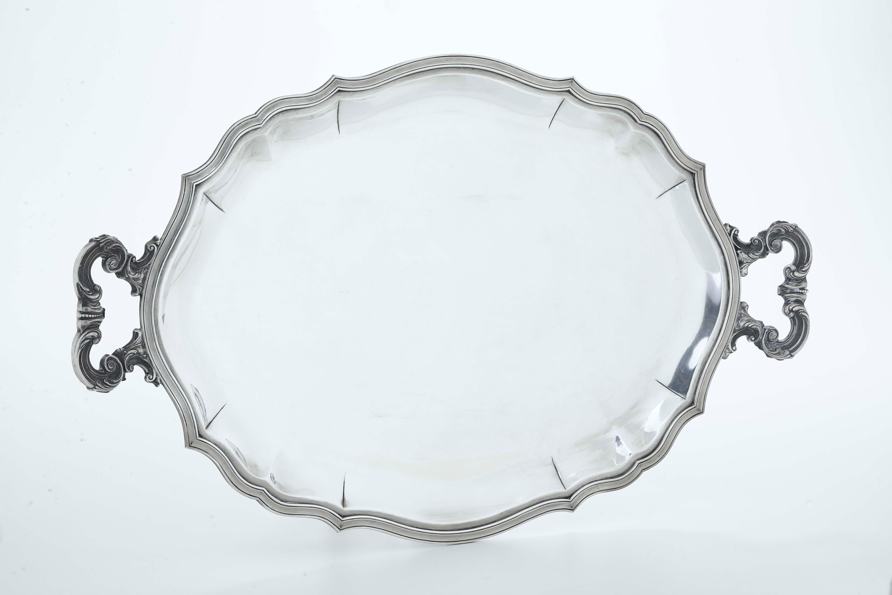 Grande Vassoio. Argenteria Artistica Italiana del XX Secolo. Argentiere I.M.a., Alessandria.