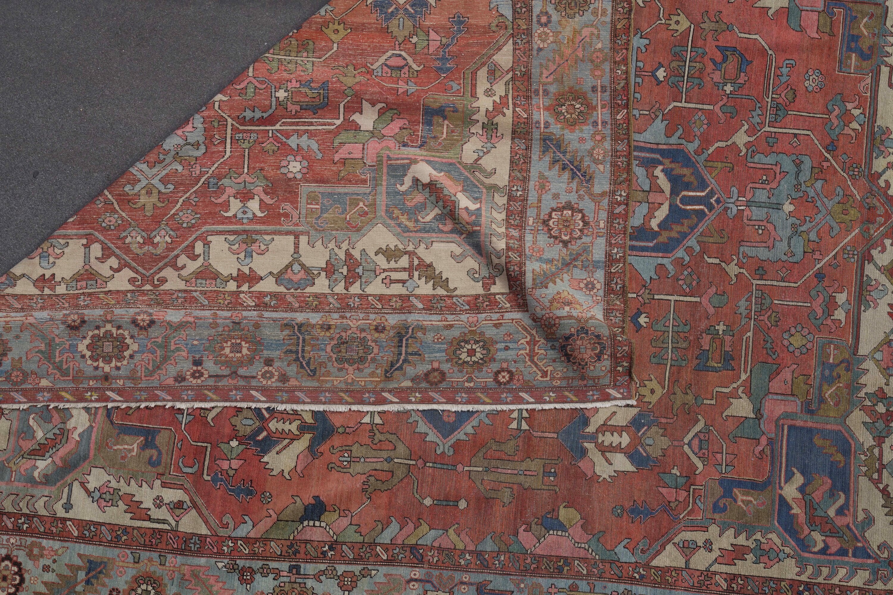 Tappeto Heritz, Persia nord-occidentale, fine XIX secolo, dimensioni 327x376 cm