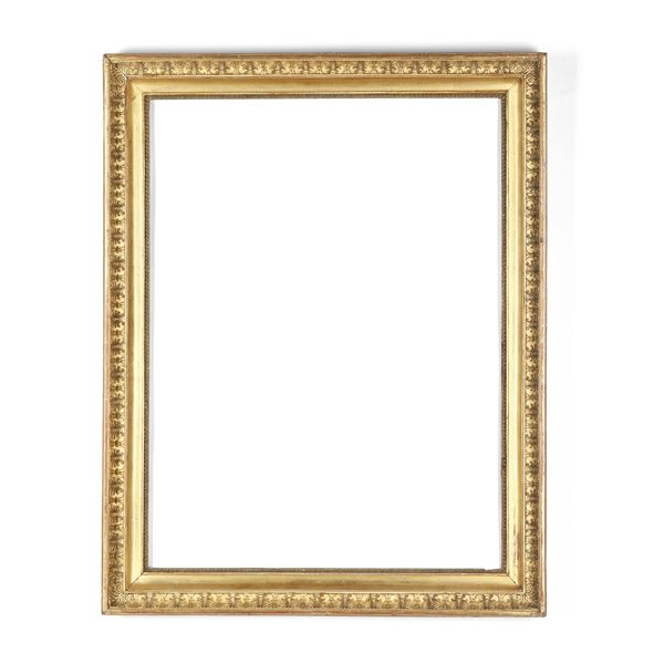 Cornice in legno con decori in pastiglia dorata. XIX secolo