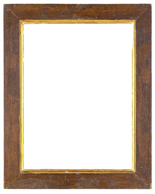Cornice in noce con profilatura interna dorata, XIX secolo