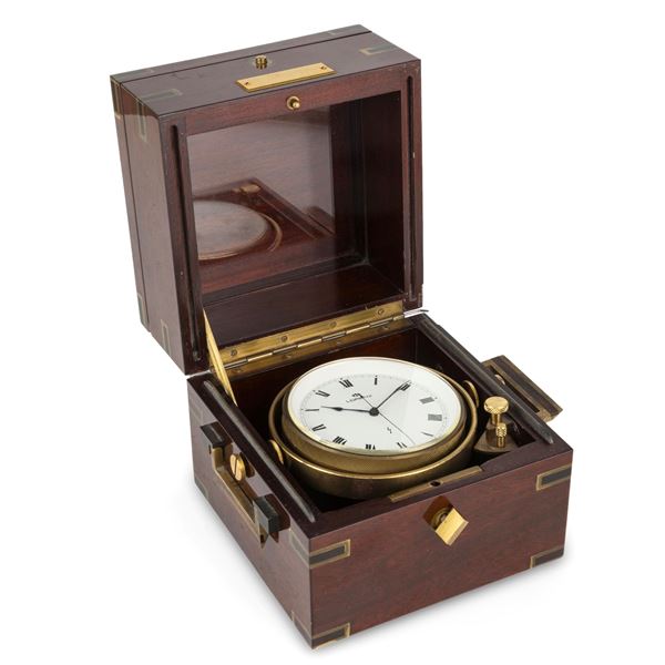 Cronometro da marina su sospensione cardanica, quadrante bianco con numeri Romani, movimento al quarzo<BR>15x15x15 cm<BR>