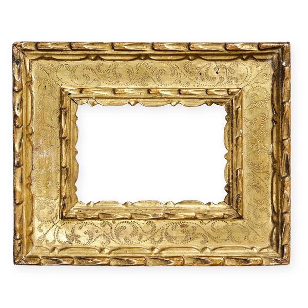 Cornice a cassetta in legno bulinato, intagliato e dorato, Emilia, XVII-XVIII secolo