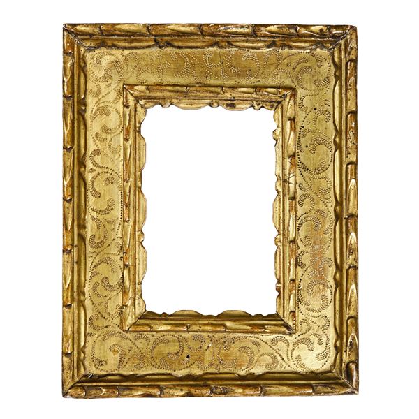 Cornice a cassetta in legno bulinato, intagliato e dorato, Emilia, XVII-XVIII secolo
