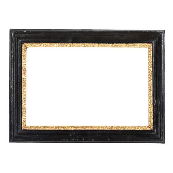 Cornice intagliata dorata ed ebanizzata. Roma XVIII secolo