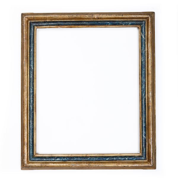 Cornice a sagoma Salvator Rosa in legno argentato e dipinto a finto marmo. Marche, XVIII secolo