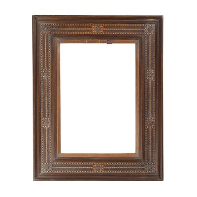 Cornice in Legno di Noce Intarsiato. XIX Secolo