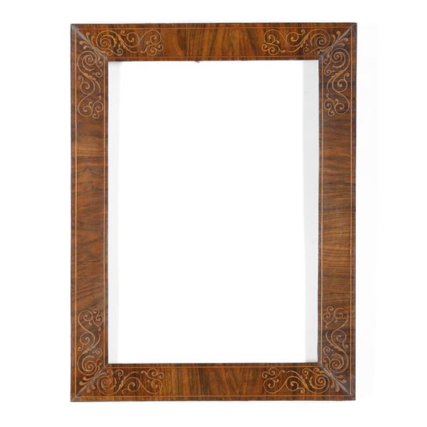 Cornice lastronata e intarsiata. XIX secolo