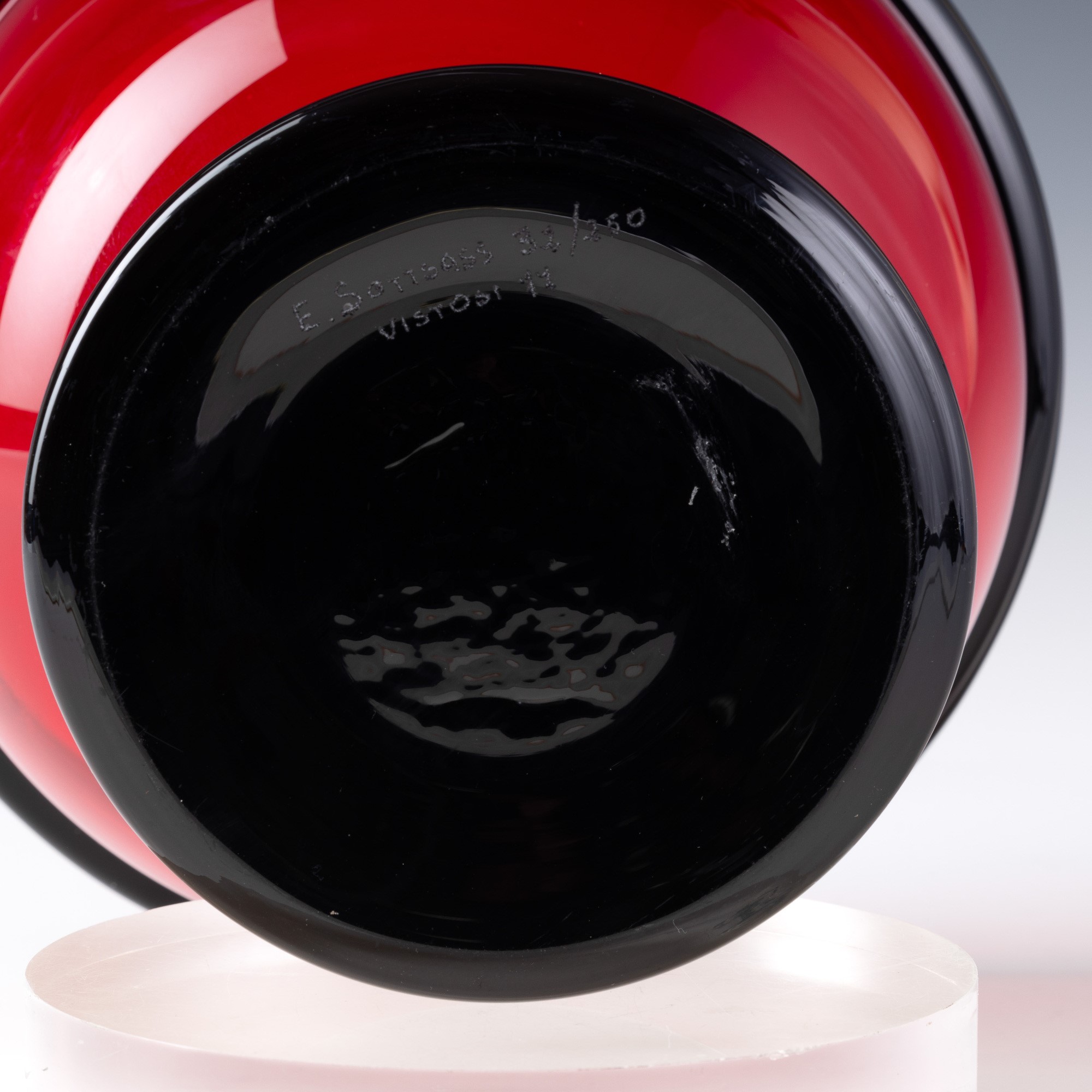Ettore Sottsass - Coppa Aulica in vetro soffiato rosso, Murano 1977