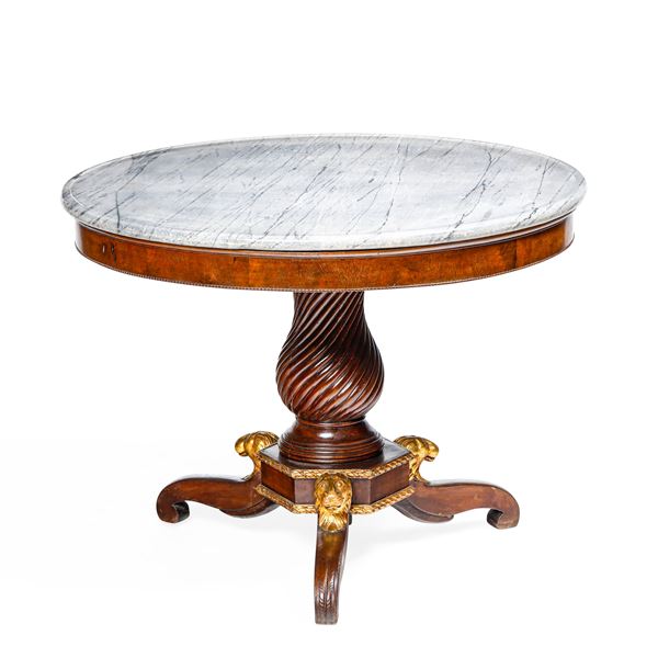 Tavolo da centro. Lucca, XIX secolo