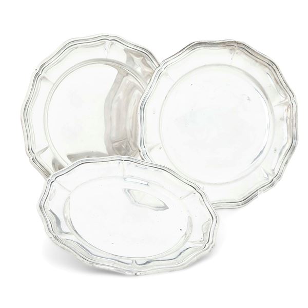 Tre piatti. Argenteria italiana del XX secolo, argentiere Clementi, Bologna