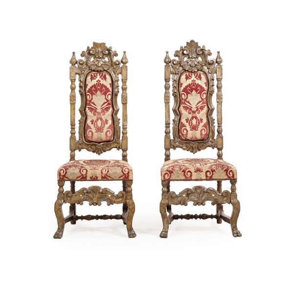 Coppia di seggioloni "S. Anna" in legno intagliato e dorato. Italia meridionale, XVIII secolo