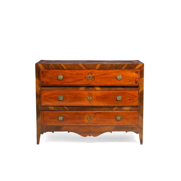 Cassettone in noce e altri legni. Napoli fine XVIII secolo