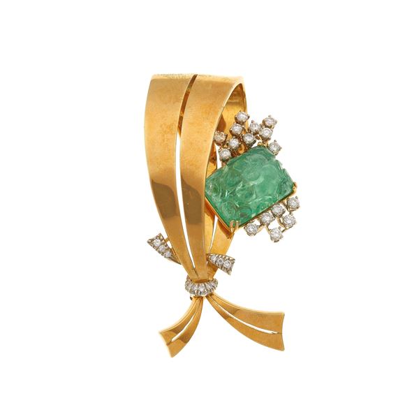 Carved emerald, diamond and gold brooch. Costantino Repossi. Fitted case