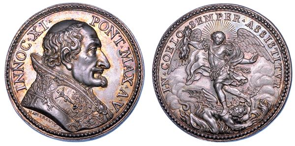 STATO PONTIFICIO. INNOCENZO XI (Benedetto Odescalchi di Como), 1676-1689. Medaglia annuale in argento A. V (1681). Guerra contro i turchi.