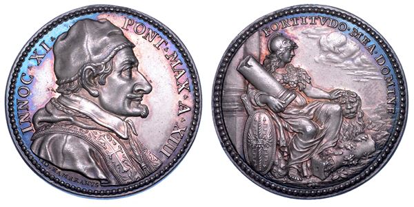 STATO PONTIFICIO. INNOCENZO XI (Benedetto Odescalchi di Como), 1676-1689. Medaglia annuale in argento A. XIII (1689). Invito alla perseveranza nella lotta alla Turchia.