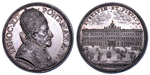 STATO PONTIFICIO. INNOCENZO XII (Antonio Pignatelli), 1691–1700. Medaglia annuale in argento 1695/A. IV. Palazzo della Curia Innocenziana o di Montecitorio.