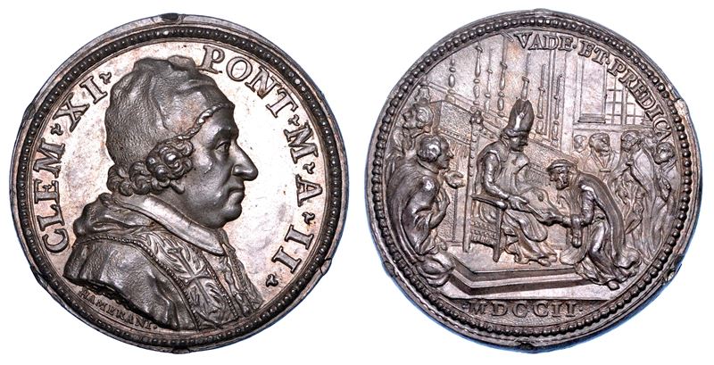 STATO PONTIFICIO. CLEMENTE XI (Giovanni Francesco Albani), 1700-1721. Medaglia annuale in argento 1702/A. II. Legazione di Tournon in Cina.  - Auction Numismatics - Medals and popes - II - Cambi Casa d'Aste