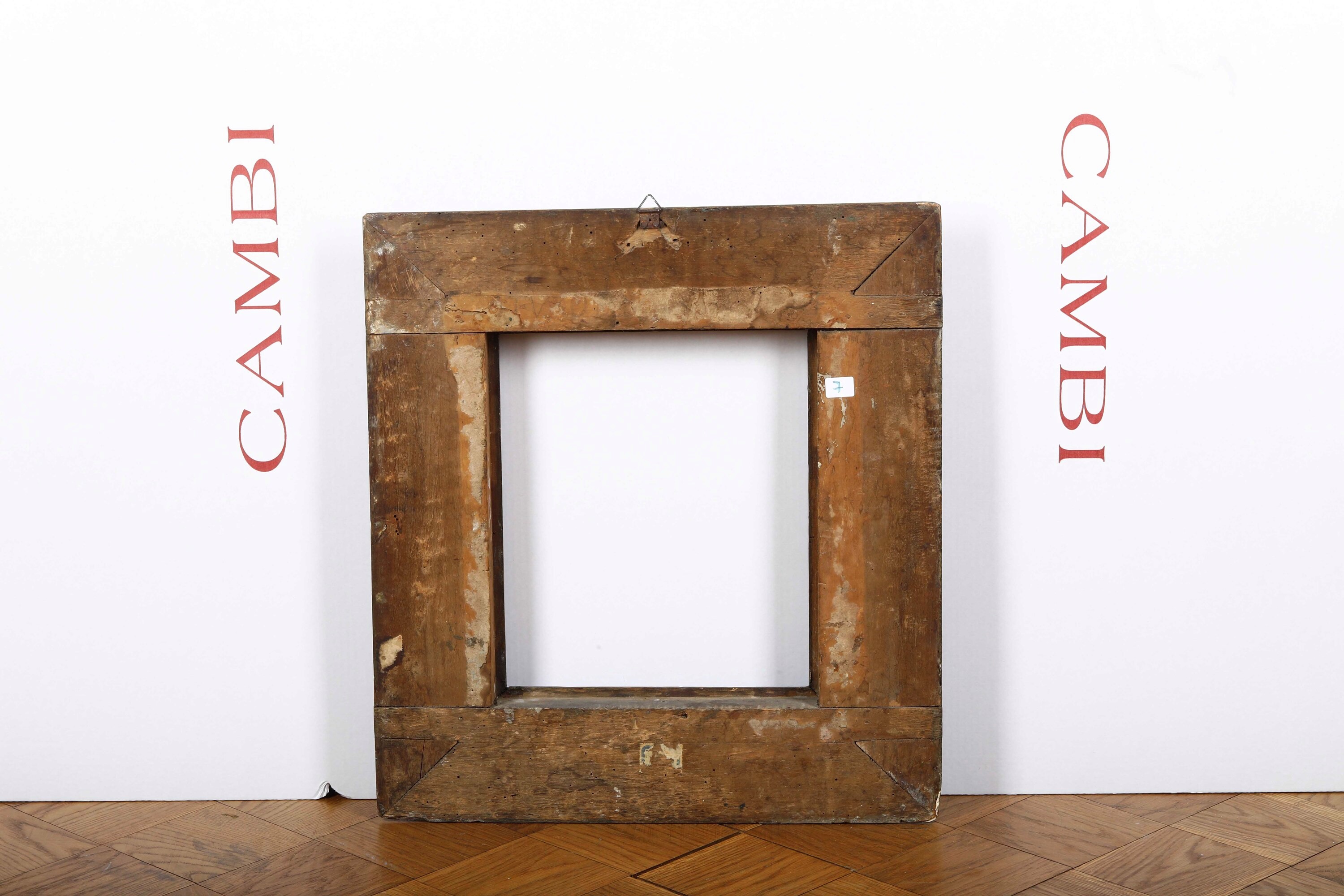 Cornice in Legno Laccato a Finto Lapislazzulo e Opale. Marche XVII Secolo