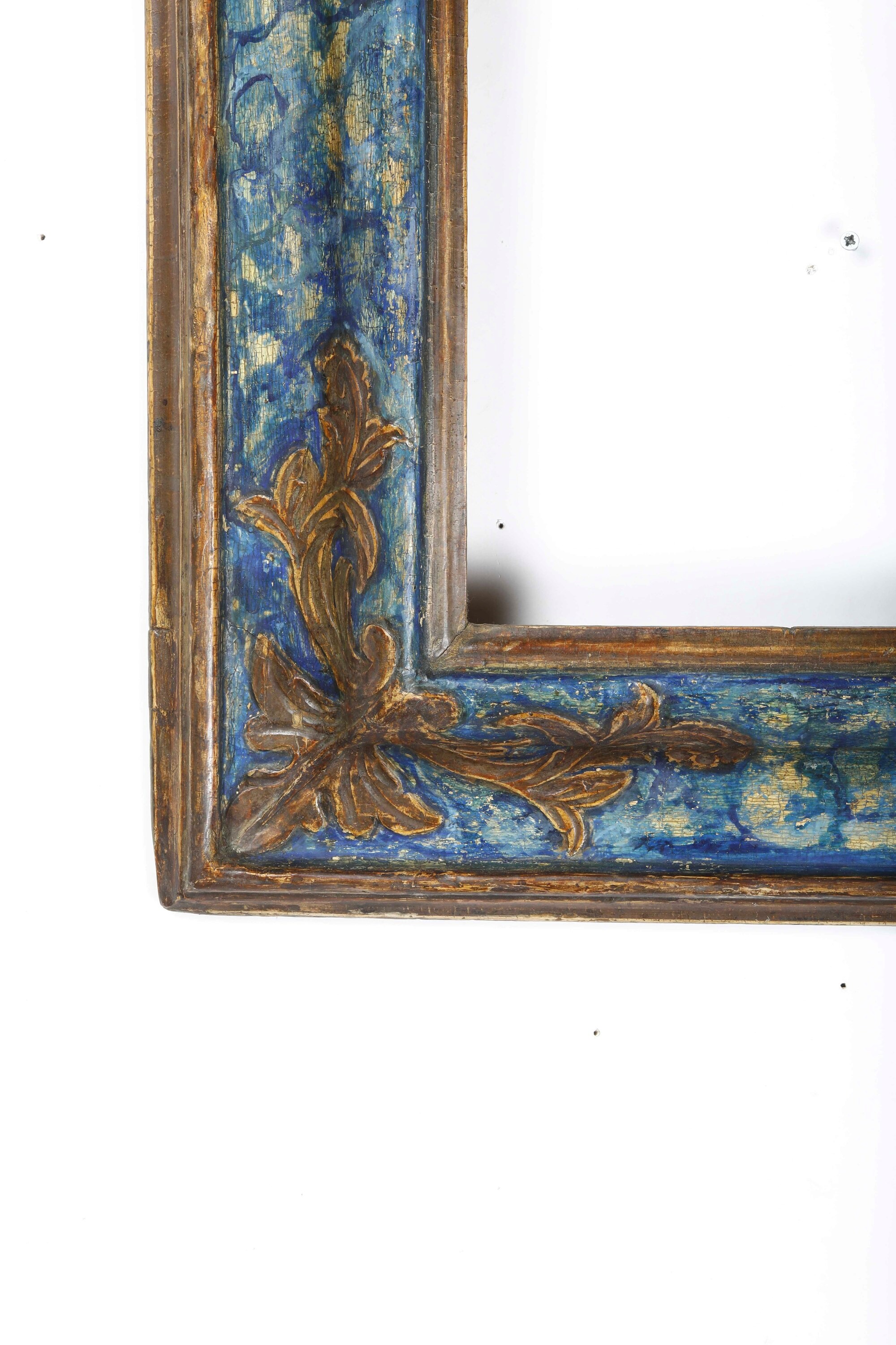 Cornice in Legno Laccato a Finto Lapislazzulo e Opale. Marche XVII Secolo
