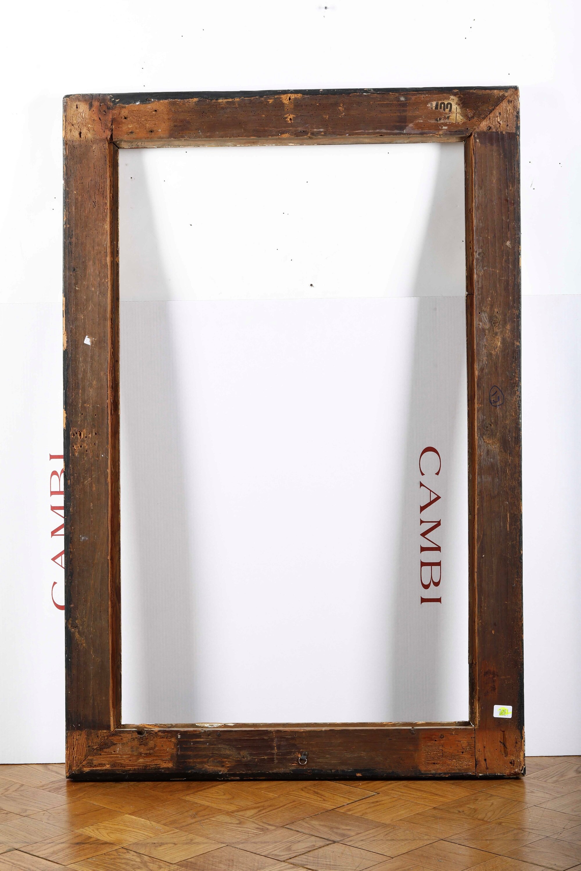 Cornice a Cassetta in Legno Ebanizzato con Decori in Dorati. Italia Centrale, XVII Secolo