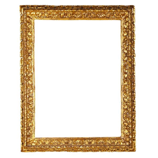 Cornice in legno intagliato e dorato. Italia centrale, XVII secolo