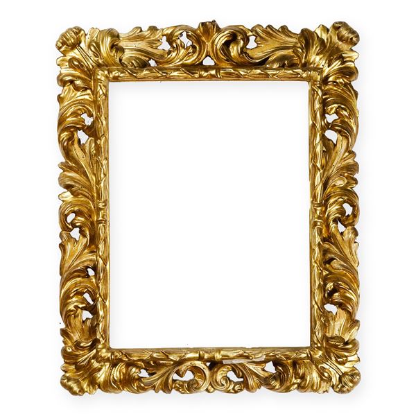 Cornice intagliata e dorata. Italia centrale XVII secolo