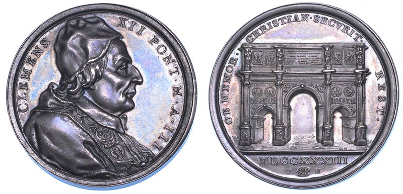 STATO PONTIFICIO. CLEMENTE XII (Lorenzo Corsini), 1730-1740. Medaglia annuale in argento 1733/A. III. Arco di Costantino.  - Auction Numismatics - Medals and popes - II - Cambi Casa d'Aste