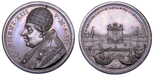 STATO PONTIFICIO. CLEMENTE XIII (Carlo Rezzonico), 1758-1769. Medaglia annuale in argento 1761/A. III. Nuove opere nel porto di Civitavecchia.
