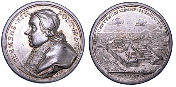 STATO PONTIFICIO. CLEMENTE XIII (Carlo Rezzonico), 1758-1769. Medaglia annuale in argento 1764/A. VI. Ampliamento della città di Civitavecchia.